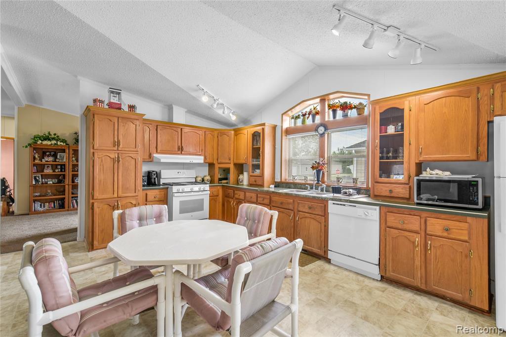 13451 Mapleview Street Property Photo 19