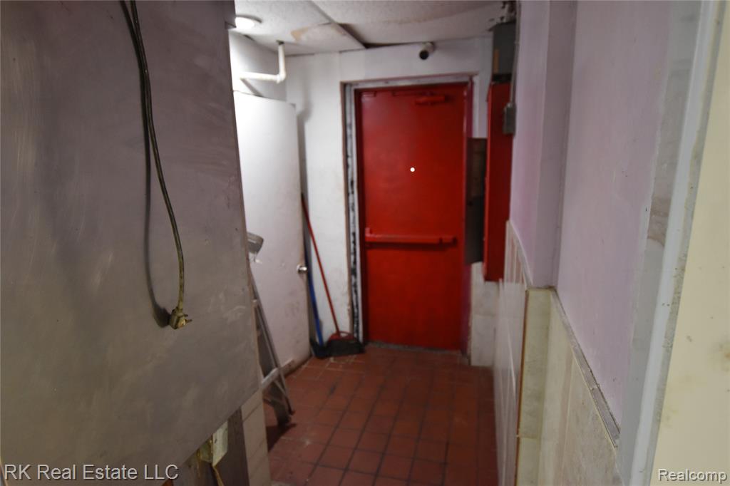 19840 Kelly Road Property Photo 12