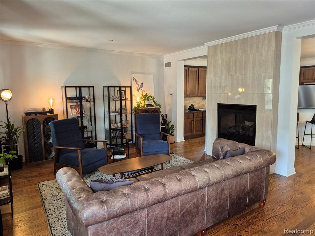 3913 Andover Avenue Property Photo 3