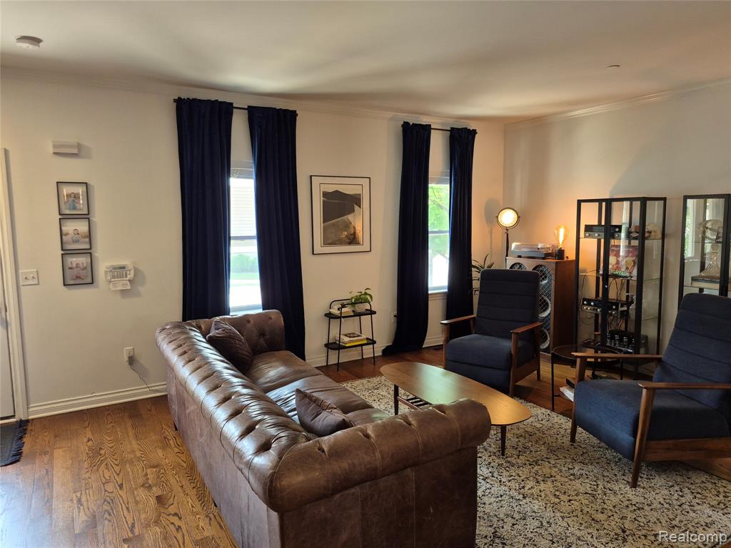 3913 Andover Avenue Property Photo 4