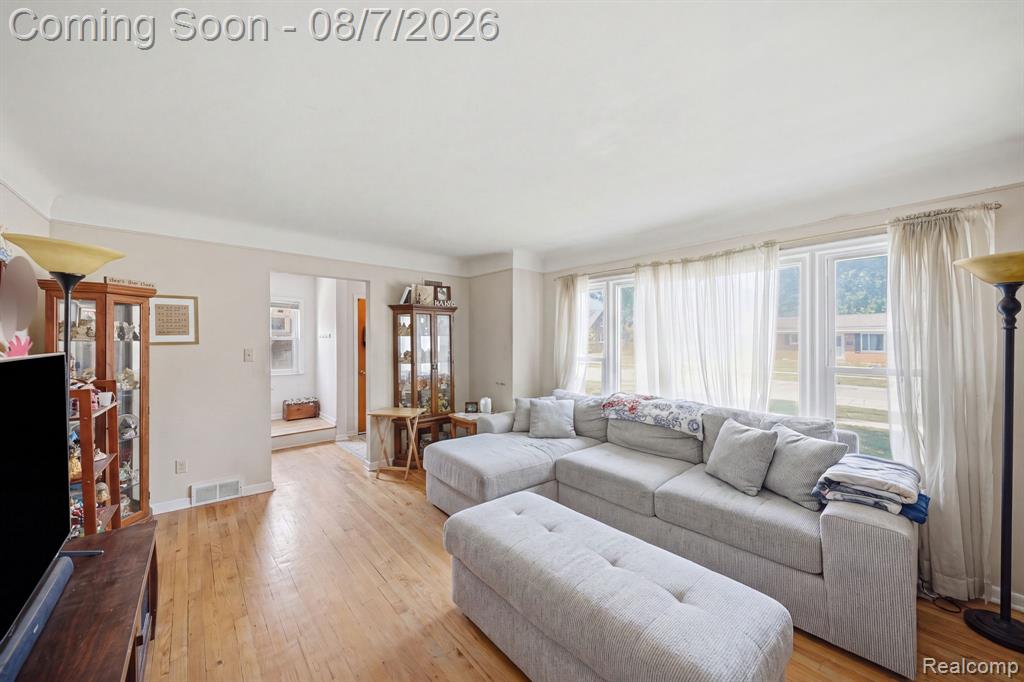 18332 Spring Court Property Photo 6