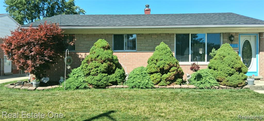 23231 Glenbrook Street Property Photo 1