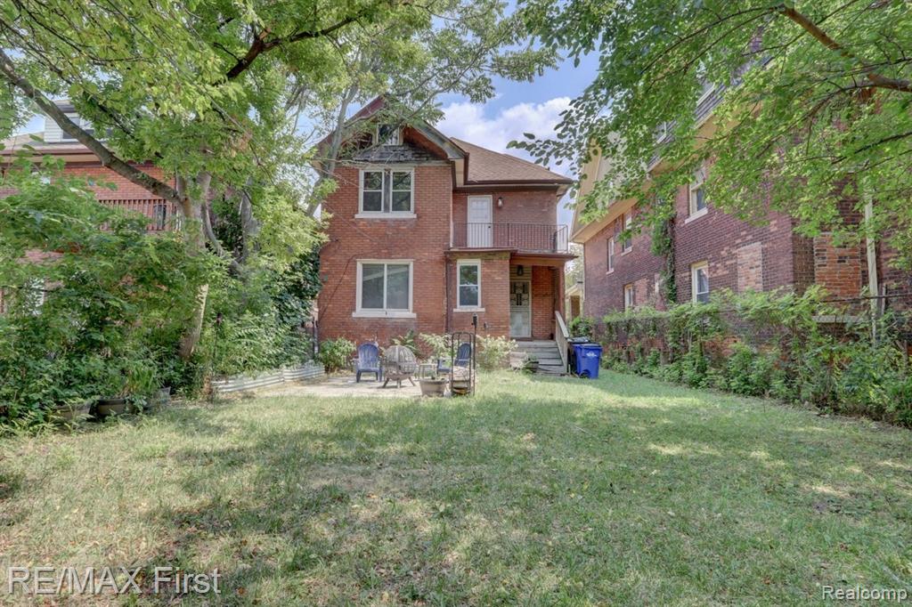 7455 Churchill Street Property Photo 3