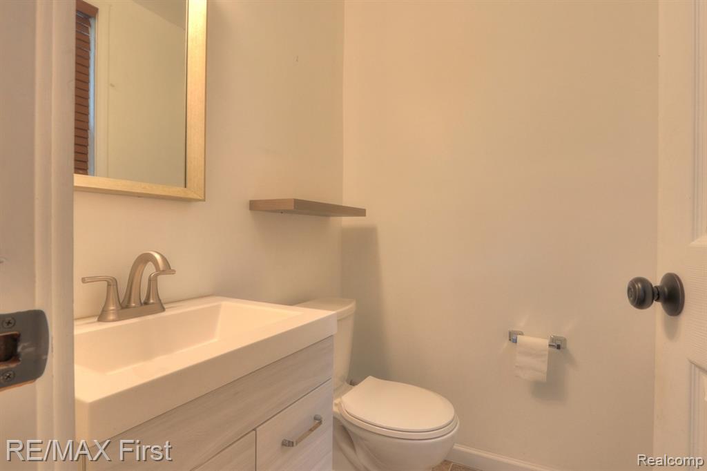 7455 Churchill Street Property Photo 11