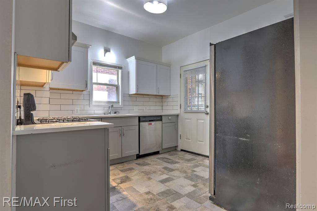 7455 Churchill Street Property Photo 12