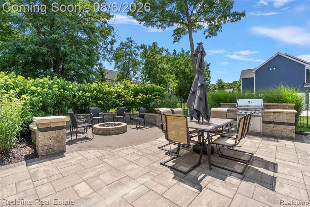 8848 Fielding Drive Property Photo 3