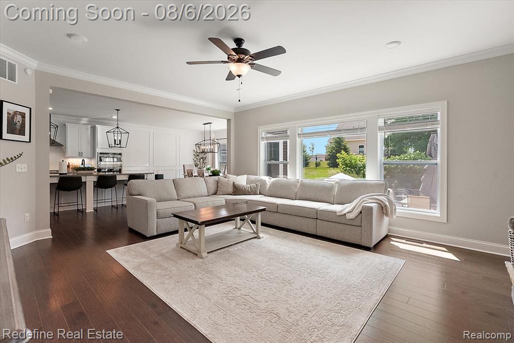 8848 Fielding Drive Property Photo 7