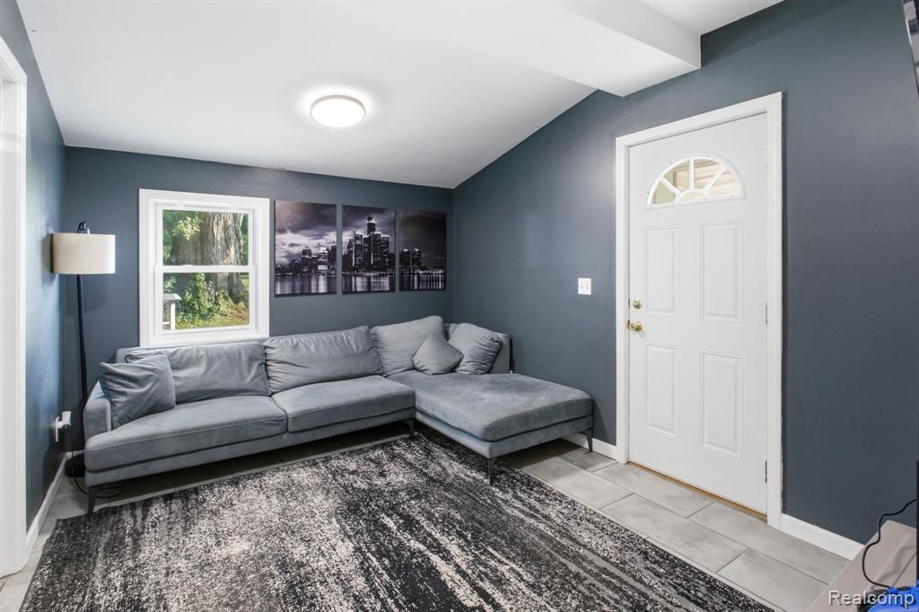 27135 Sibley Road Property Photo 11