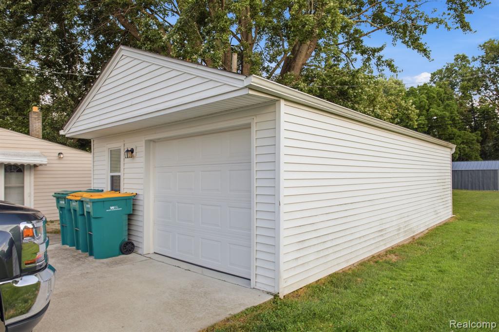 27135 Sibley Road Property Photo 15