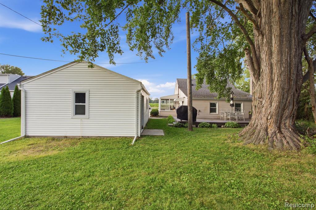 27135 Sibley Road Property Photo 17
