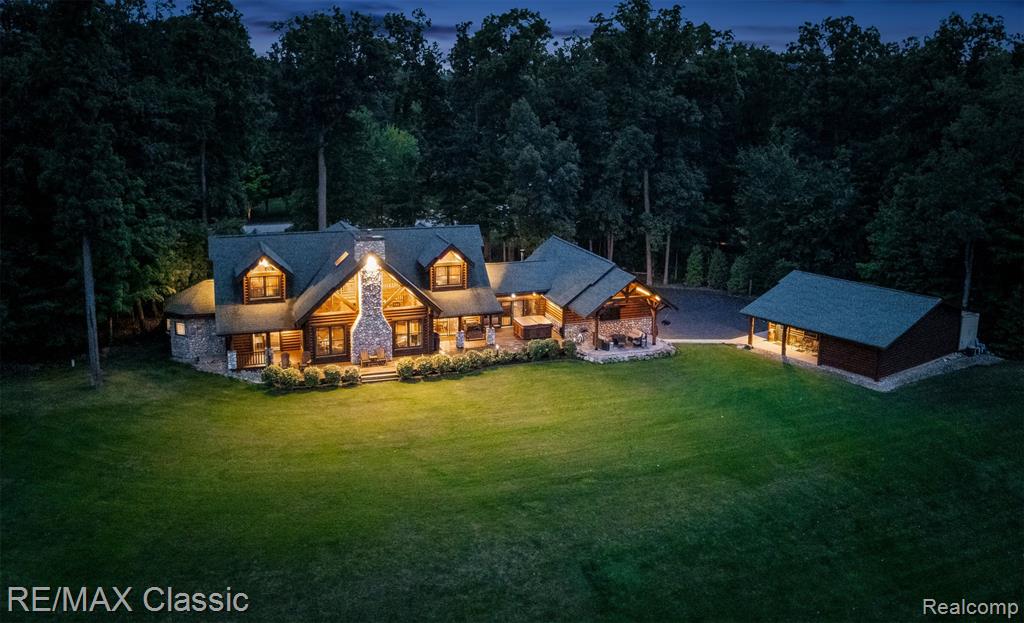 4489 Clara Louise Ct