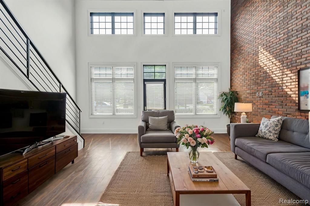 441 S Eton Property Photo 2