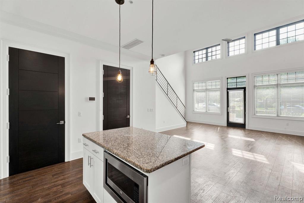 441 S Eton Property Photo 9