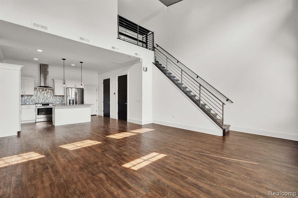 441 S Eton Property Photo 10