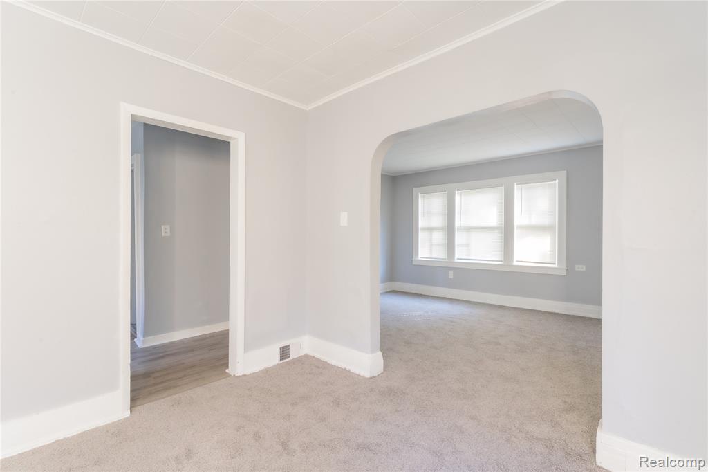 207 Oliver Street Property Photo 4