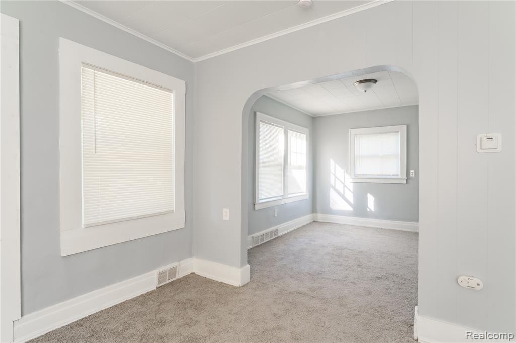 207 Oliver Street Property Photo 5