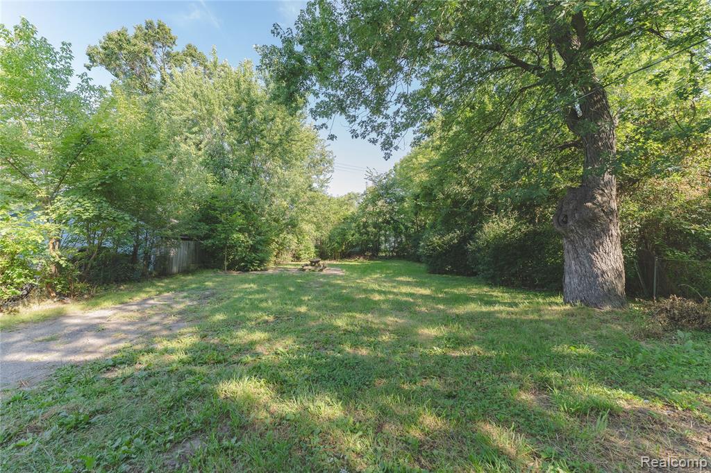 207 Oliver Street Property Photo 21