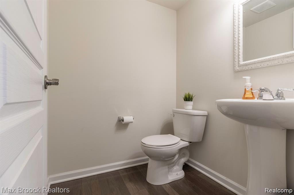 333 Glenhurst Boulevard Property Photo 14
