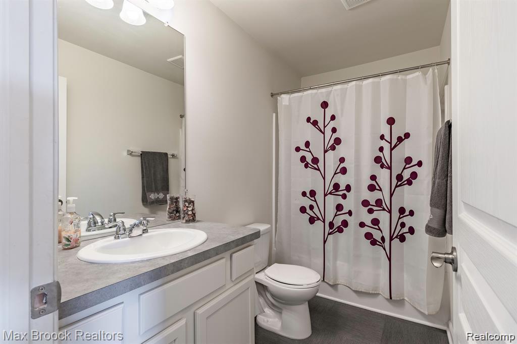 333 Glenhurst Boulevard Property Photo 28
