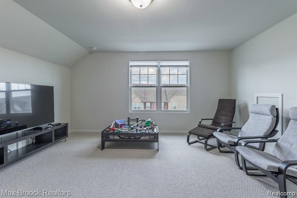 333 Glenhurst Boulevard Property Photo 29