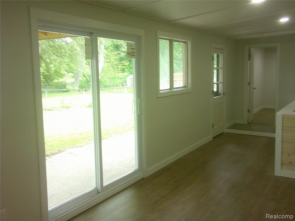 105 N Corbin Street Property Photo 5