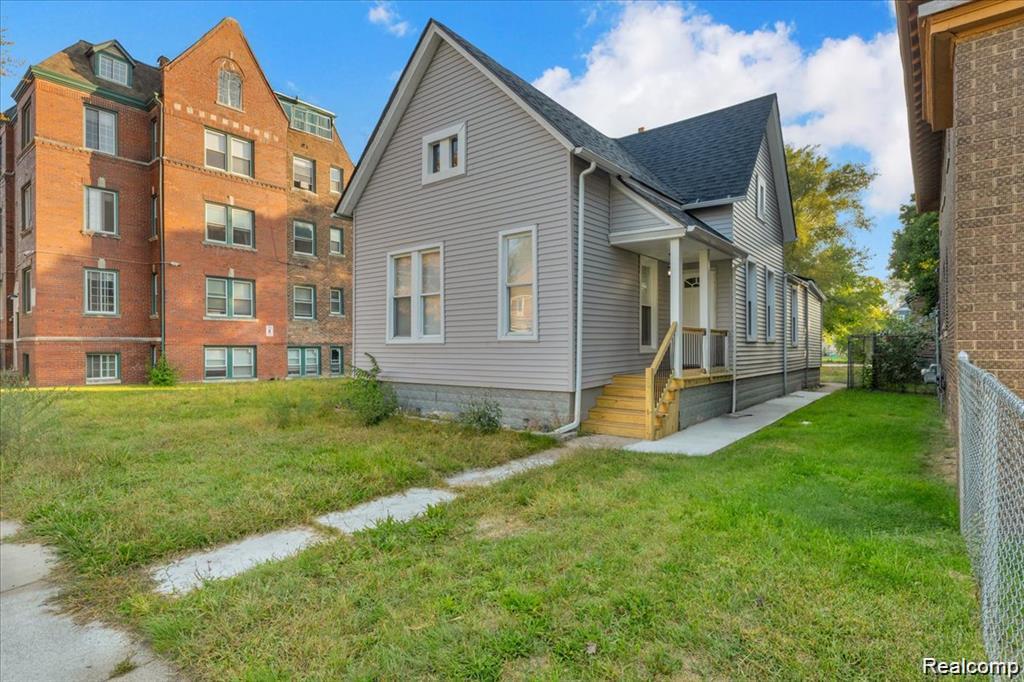 2012 Hubbard Street
