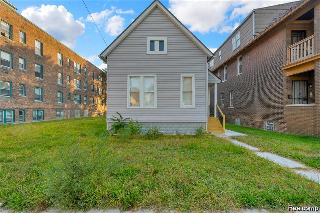 2012 Hubbard Street Property Photo 2
