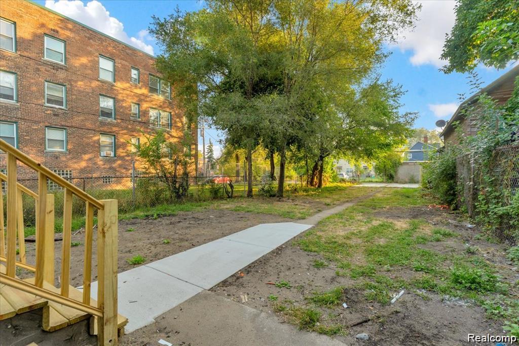 2012 Hubbard Street Property Photo 17