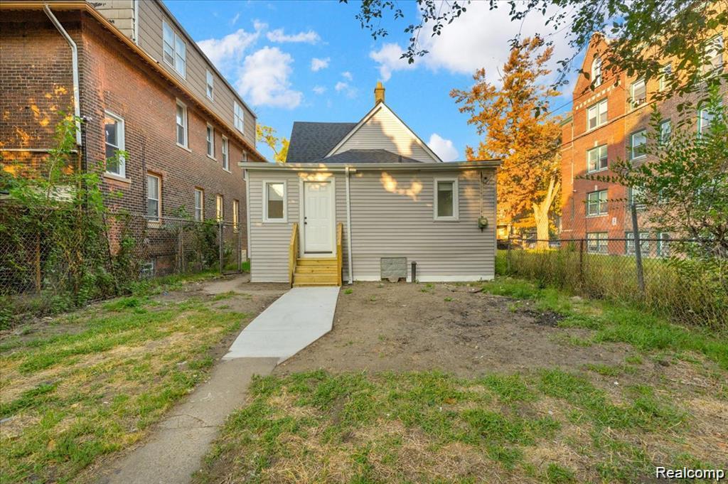 2012 Hubbard Street Property Photo 18