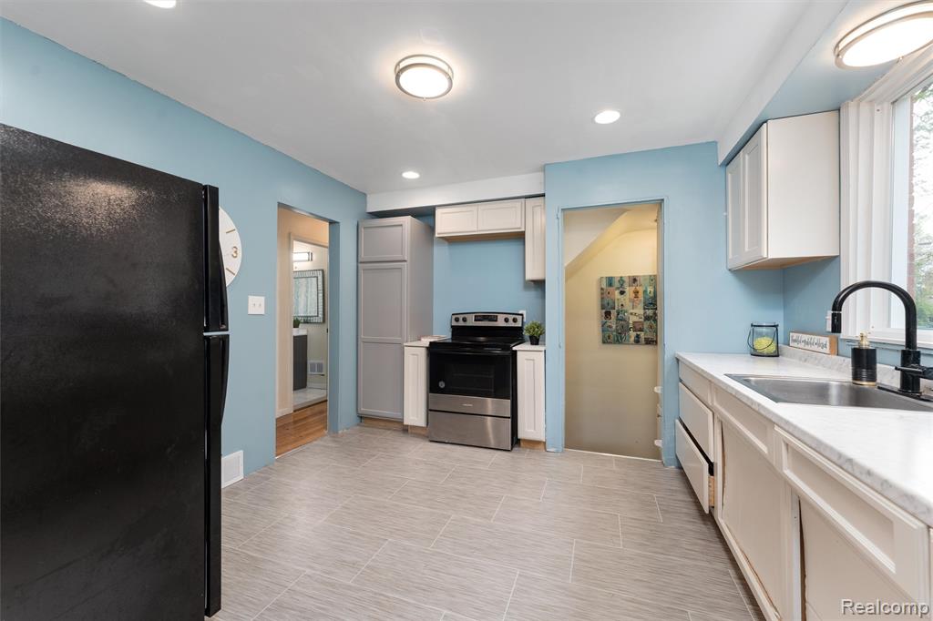 12051 Bramell Property Photo 9