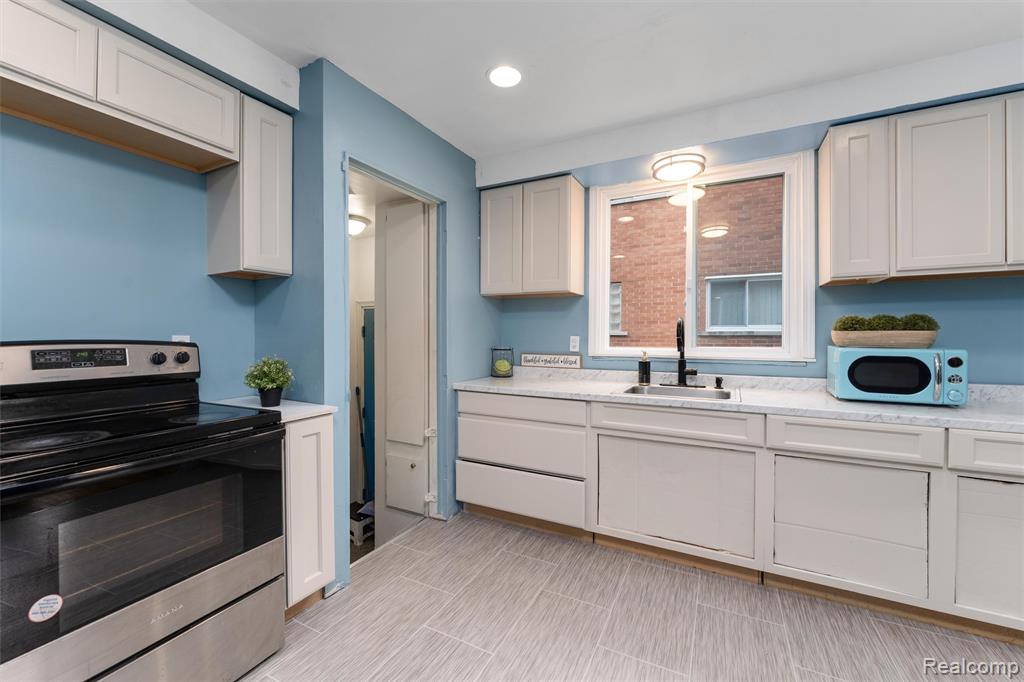 12051 Bramell Property Photo 11