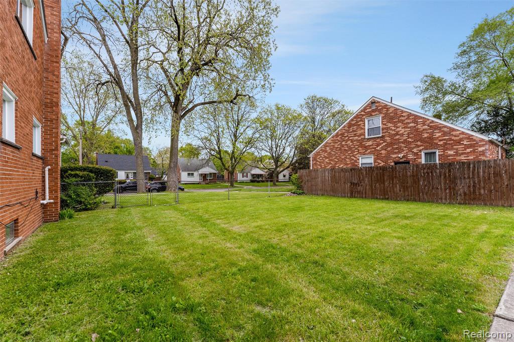 12051 Bramell Property Photo 23