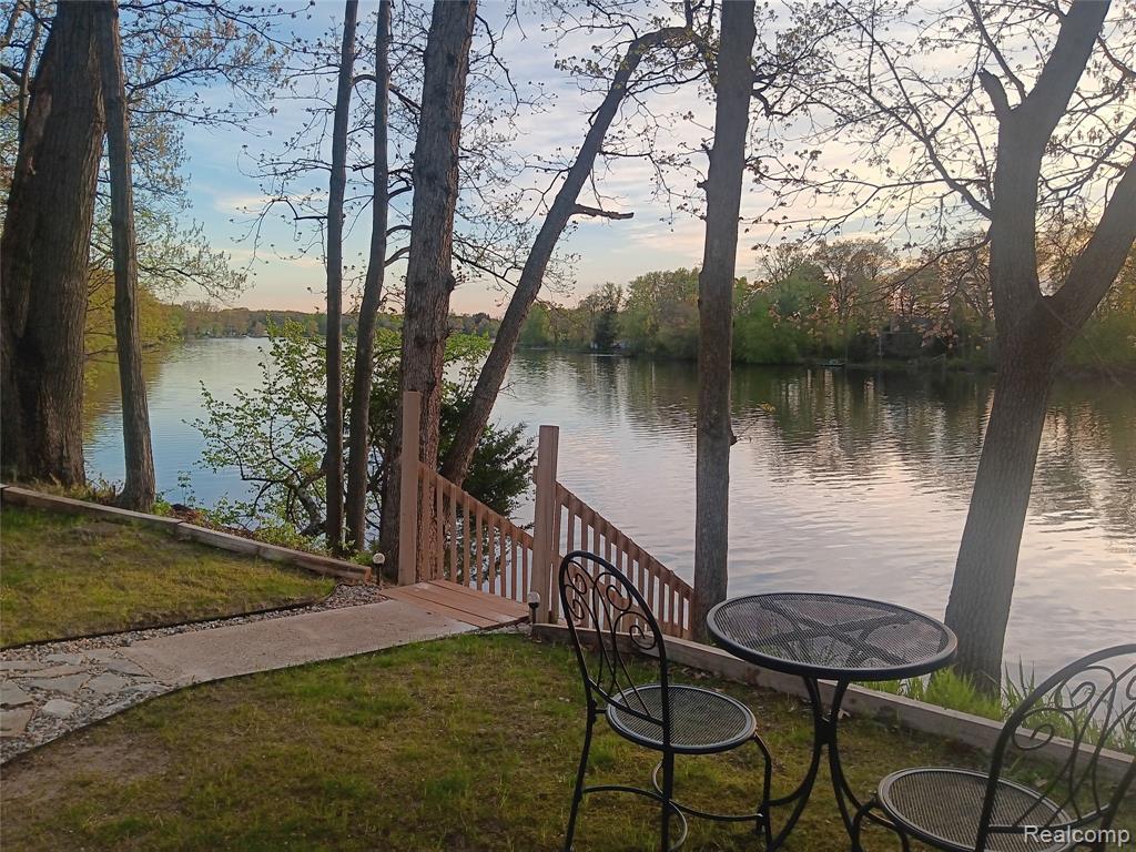58670 River Heights Drive Property Photo 10