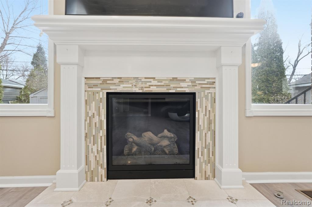 22432 Pointe Drive Property Photo 5