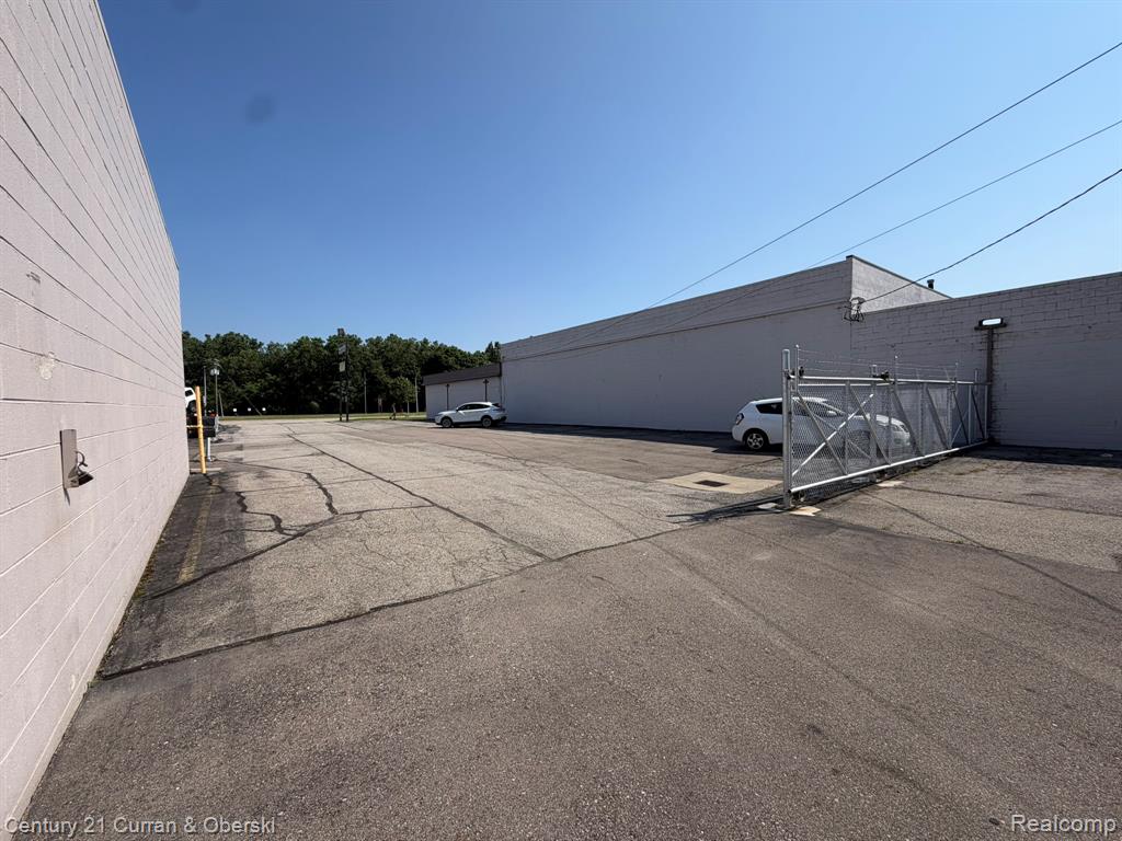 34131 Michigan Avenue Property Photo 4