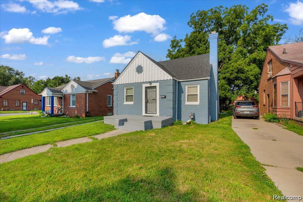 16111 Gilchrist Street Property Photo 2