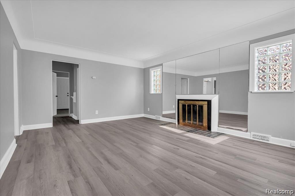 16111 Gilchrist Street Property Photo 4