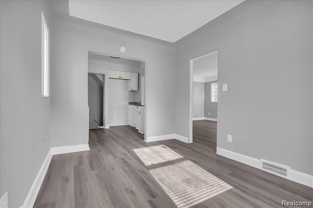 16111 Gilchrist Street Property Photo 10
