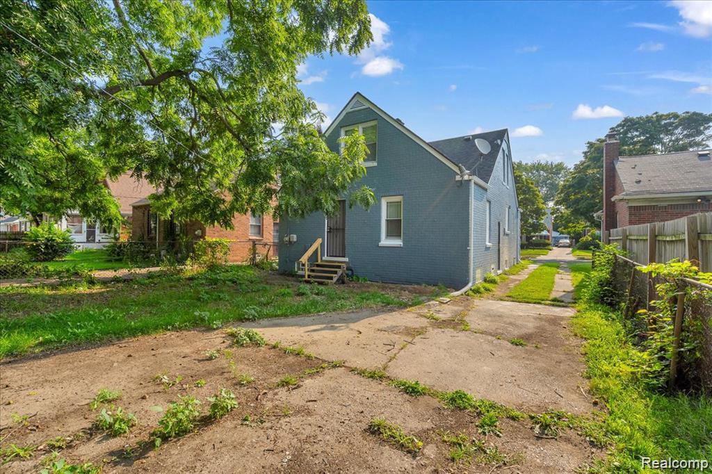 16111 Gilchrist Street Property Photo 34