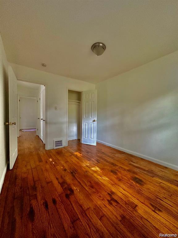 19242 Moross Road Property Photo 5