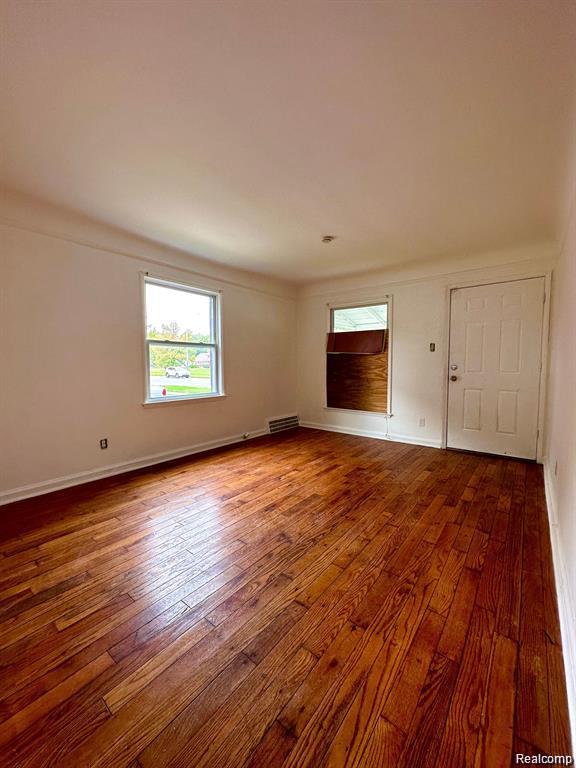 19242 Moross Road Property Photo 12