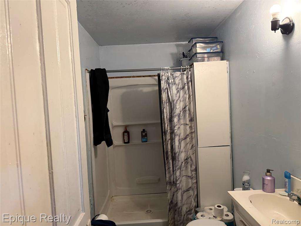 402 Black Street Property Photo 10