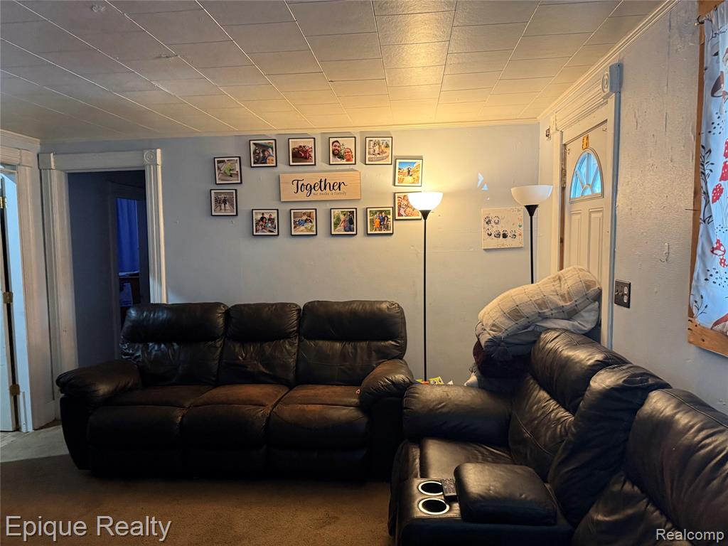 402 Black Street Property Photo 11