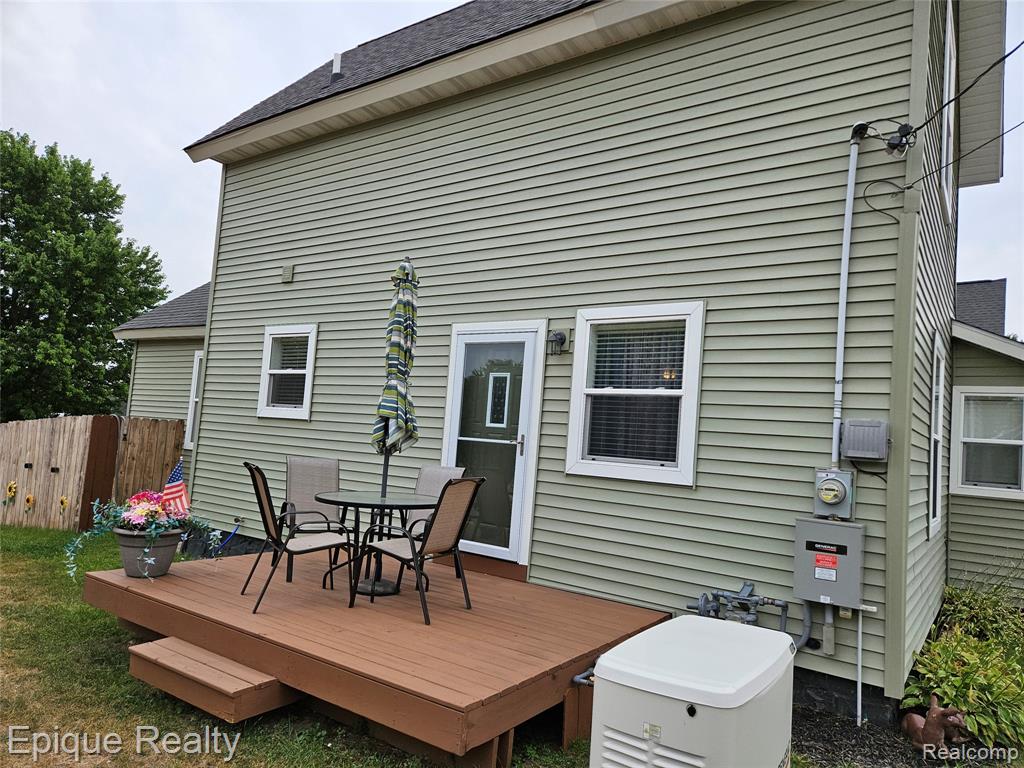 616 Crawford Street Property Photo 3