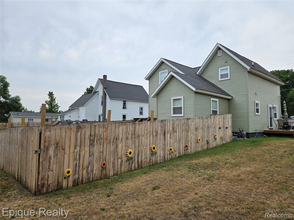 616 Crawford Street Property Photo 9