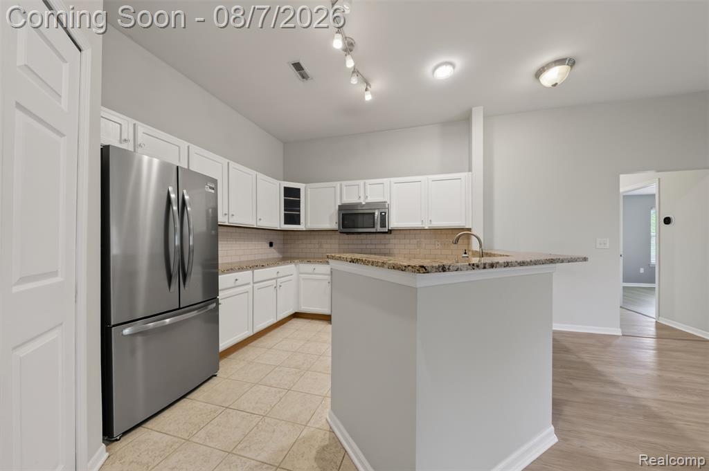 2247 S Main Street Property Photo 6