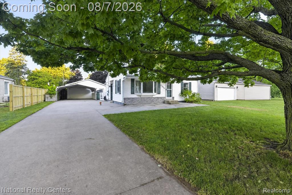 2390 E Clearview Drive Property Photo 2