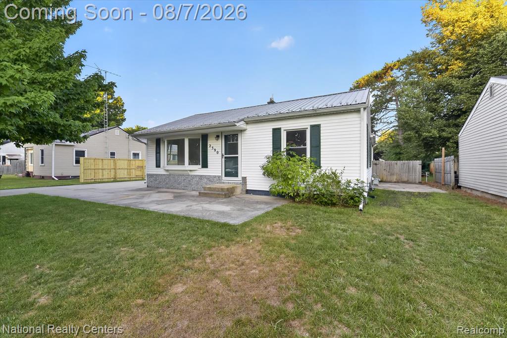 2390 E Clearview Drive Property Photo 7
