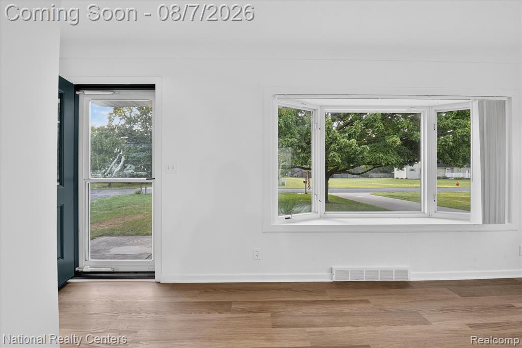 2390 E Clearview Drive Property Photo 8