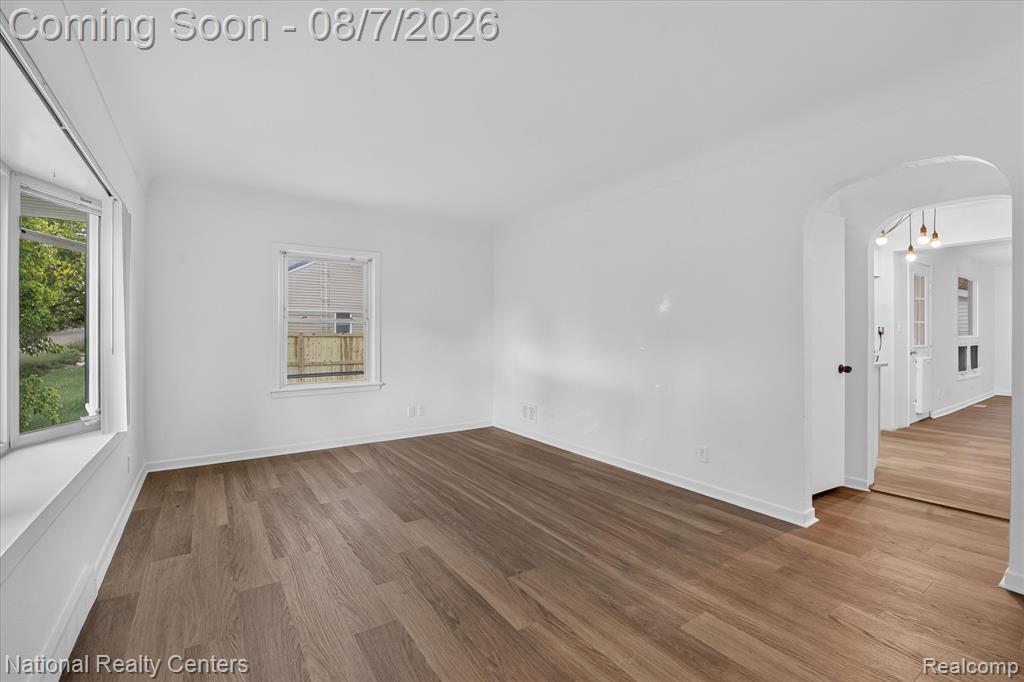2390 E Clearview Drive Property Photo 10
